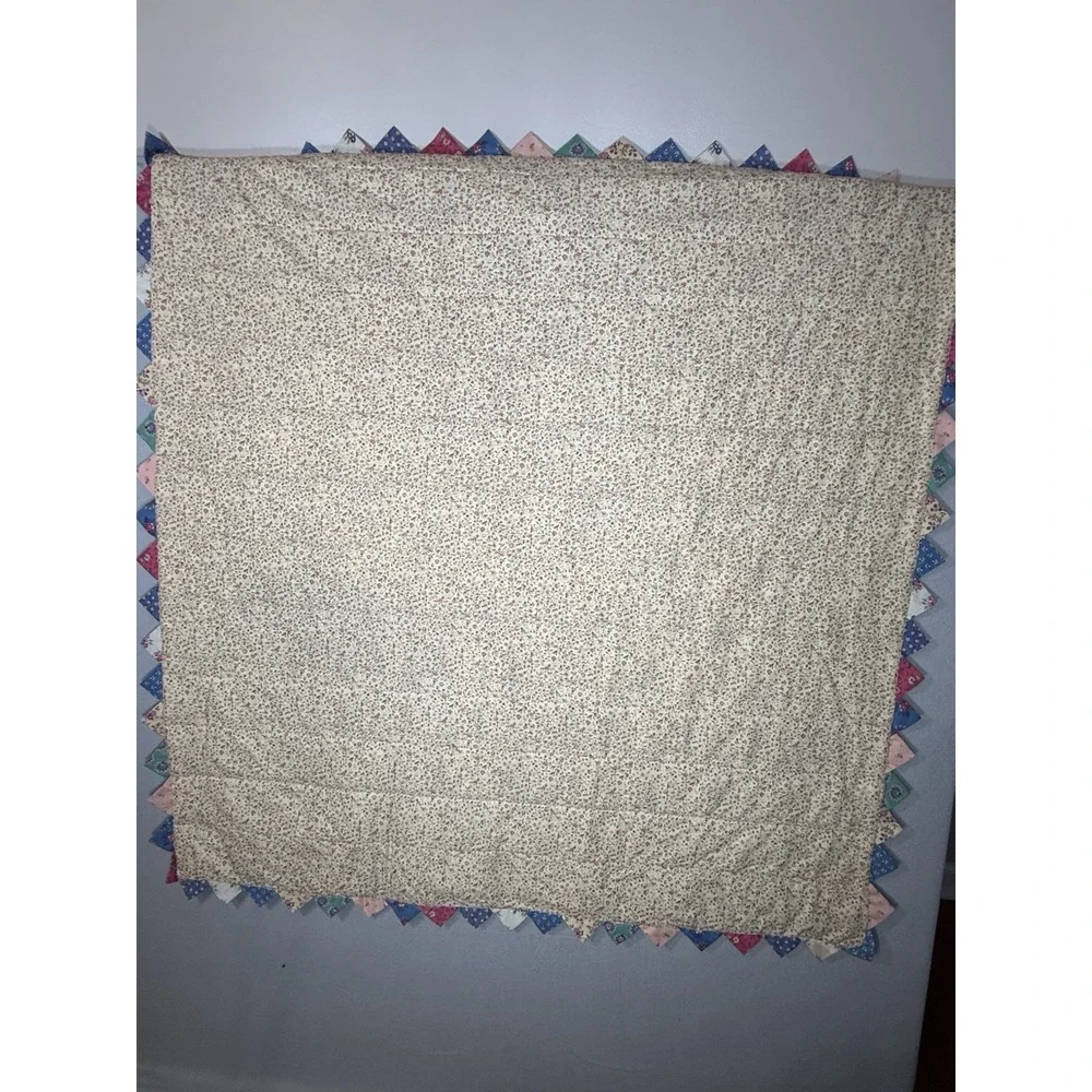 Handmade Patchwork Wall Lap Quilt Scalloped Prairie-Point Edge Cottage Granny